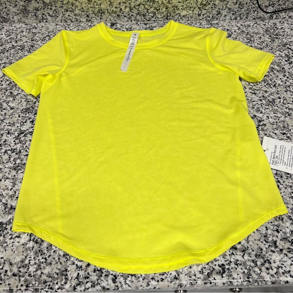 Lululemon top
